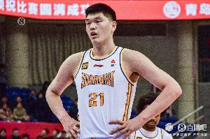 赛事动态-朱彦硕：刘传兴不是故意而是不会防守 这就是CBA最危险的地方