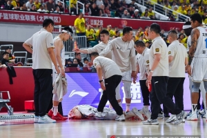 九游体育app-山西篮协副主席：主场医疗没问题 媒体人：尊重事实 我有视频证据