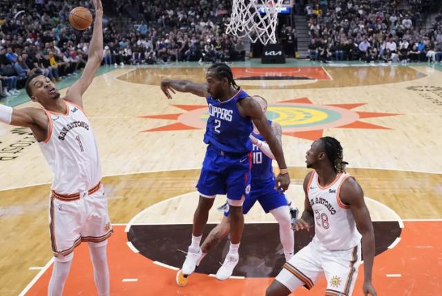 赛事动态-轻松斩获两连胜！四巨头快艇化学反应日趋向好